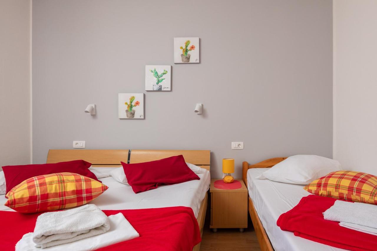 Stanici Beach Apartments Borovina מראה חיצוני תמונה
