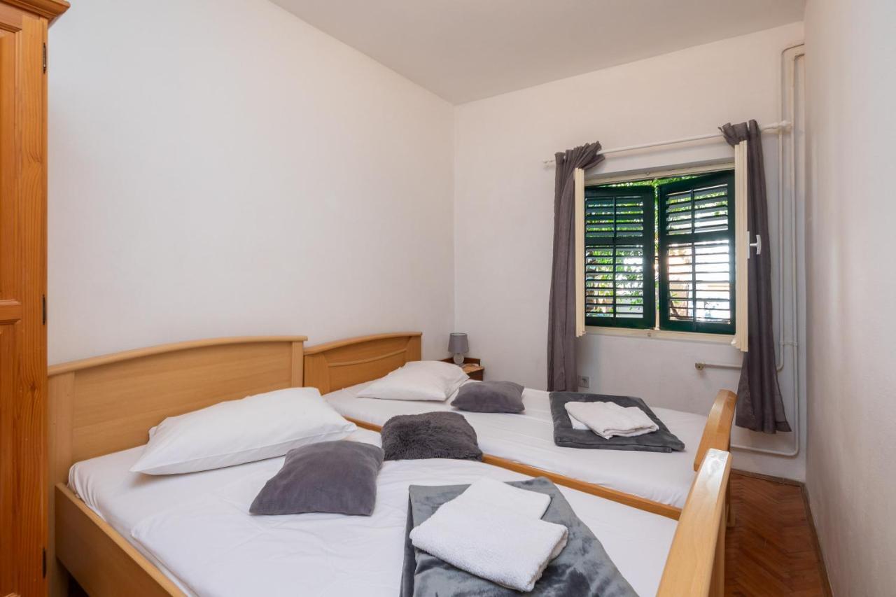 Stanici Beach Apartments Borovina מראה חיצוני תמונה