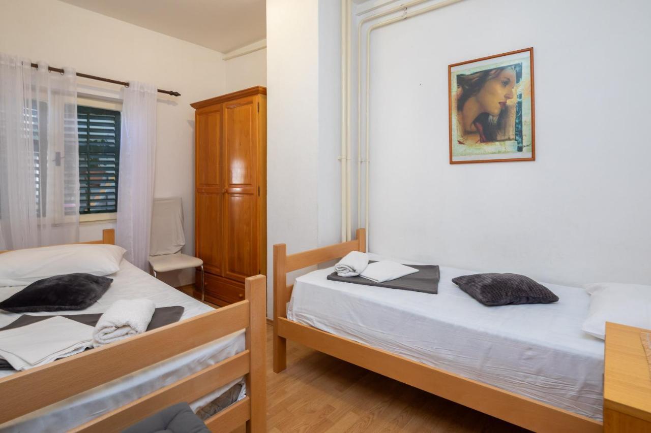 Stanici Beach Apartments Borovina מראה חיצוני תמונה